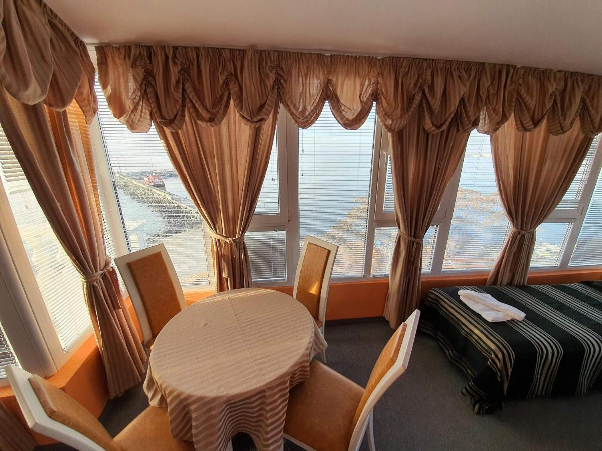 Family Hotel Paros Πομόριε Εξωτερικό φωτογραφία