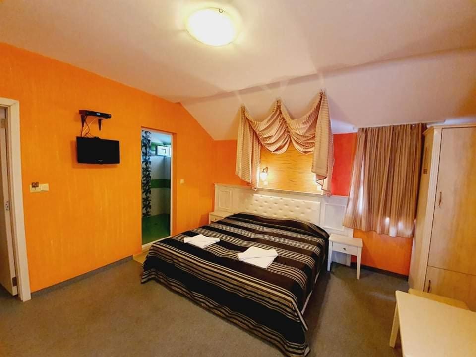 Family Hotel Paros Πομόριε Εξωτερικό φωτογραφία