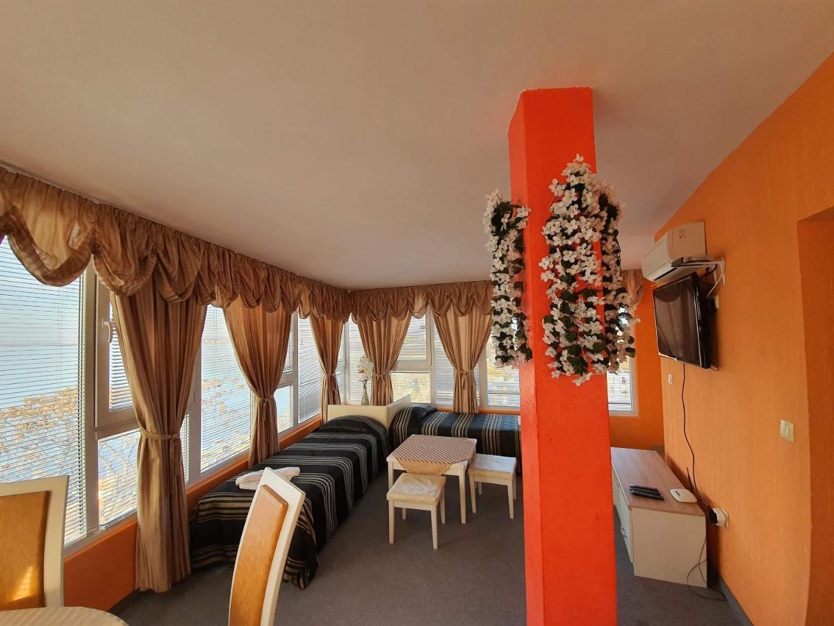 Family Hotel Paros Πομόριε Εξωτερικό φωτογραφία