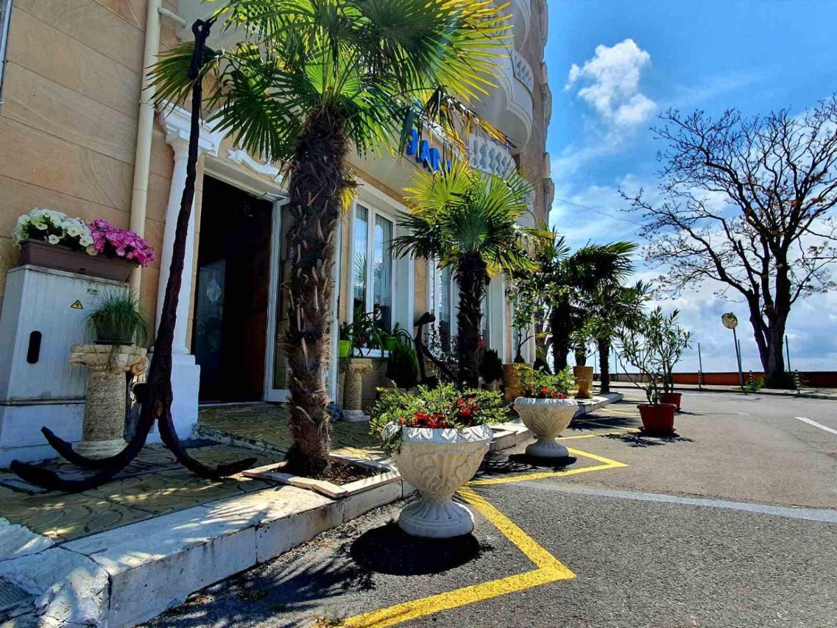 Family Hotel Paros Πομόριε Εξωτερικό φωτογραφία